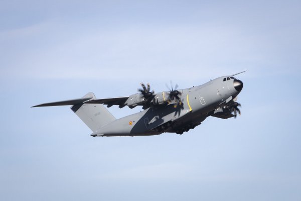 A400M nakliye uçağından İHA atışı