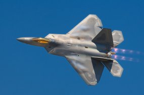 ABD, Polonya’ya F-22 savaş uçağı konuşlandırdı