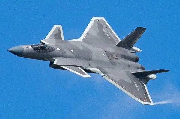 Çin’in J-20 savaş uçağı WS-15 motoruyla ilk uçuşunu gerçekleştirdi