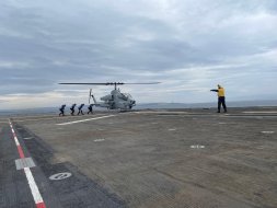 Deniz Kuvvetleri’nde görev yapacak AH-1W pilotları mezun oldu