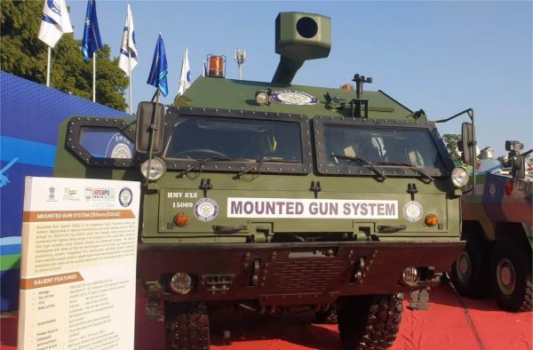 Hindistan yeni MGS 155 mm obüsünü tanıttı