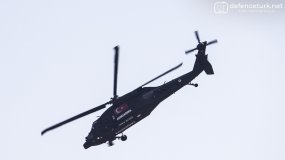 Pençe-Kilit bölgesinde helikopter kaza kırıma uğradı